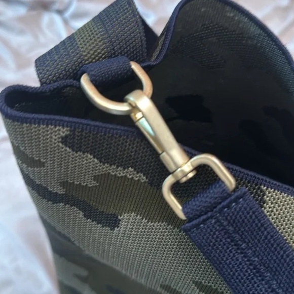 RARE! Rothy's Bucket Bag - Spruce Camo - Picture 2 of 3